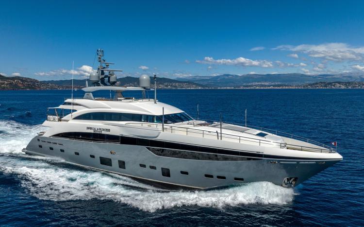 512d3_yaffm_imperial_princess_beatrice_princess_40m_used_yacht_for_sale_superyacht_flybridge_cannes_2.jpg